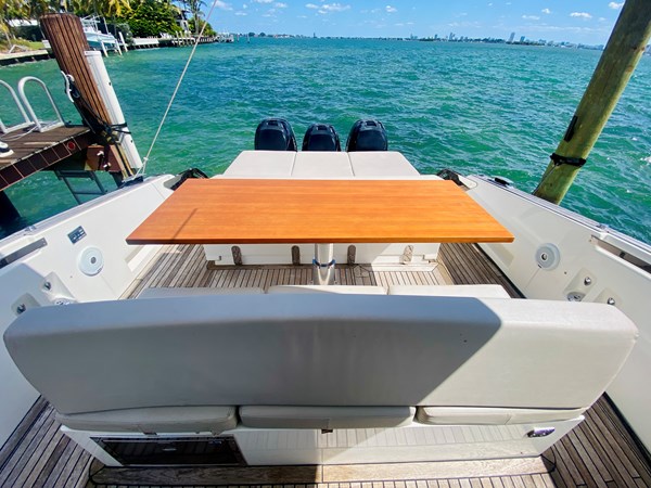 25_2020 37ft Astondoa 377 Coupe OB