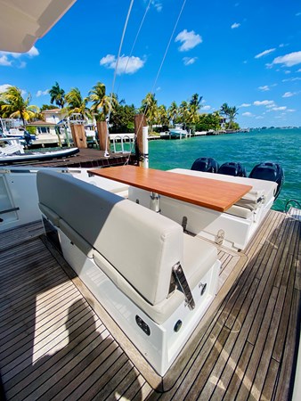 27_2020 37ft Astondoa 377 Coupe OB