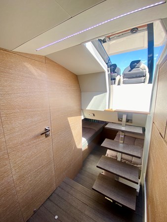 36_2020 37ft Astondoa 377 Coupe OB