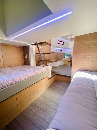 43_2020 37ft Astondoa 377 Coupe OB