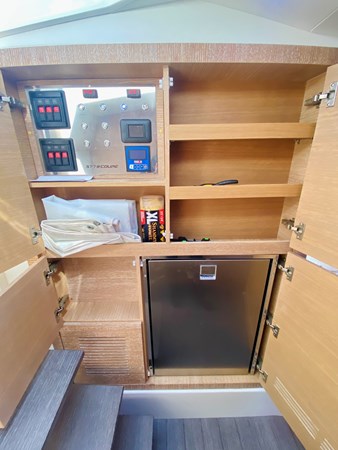 45_2020 37ft Astondoa 377 Coupe OB