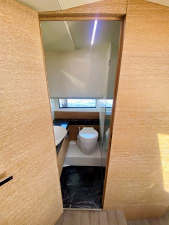 47_2020 37ft Astondoa 377 Coupe OB