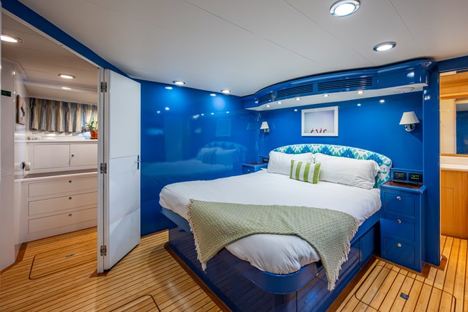 97_marlow_pivot_mid_ship_master_stateroom_3