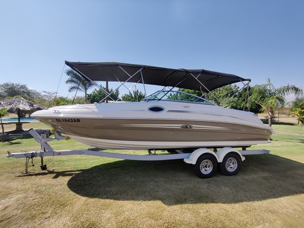 2008 SEA RAY 240 SUNDECK @ TEQUESQUITENGO