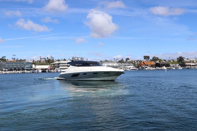 4_2020 60ft Riviera 6000 Sport Yacht