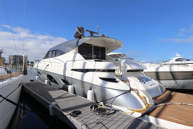 6_2020 60ft Riviera 6000 Sport Yacht