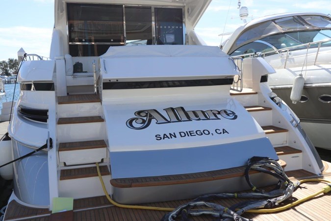 8_2020 60ft Riviera 6000 Sport Yacht