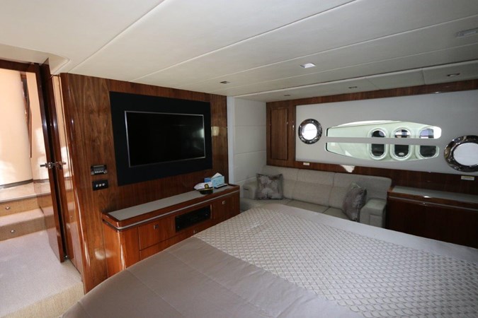 35_2020 60ft Riviera 6000 Sport Yacht