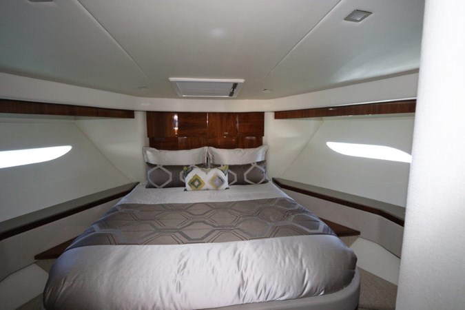 40_2020 60ft Riviera 6000 Sport Yacht