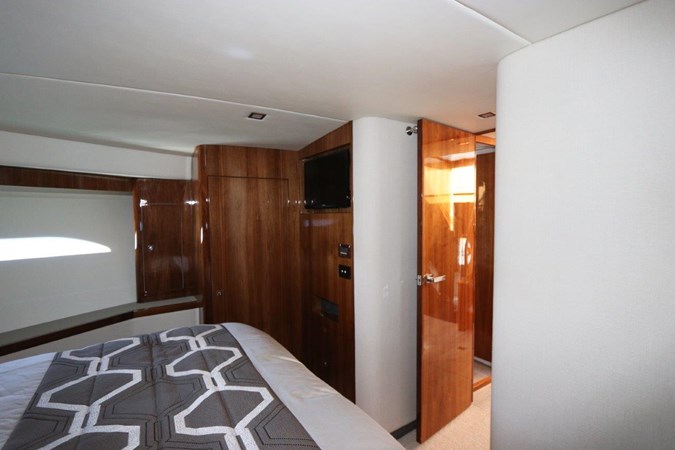 41_2020 60ft Riviera 6000 Sport Yacht