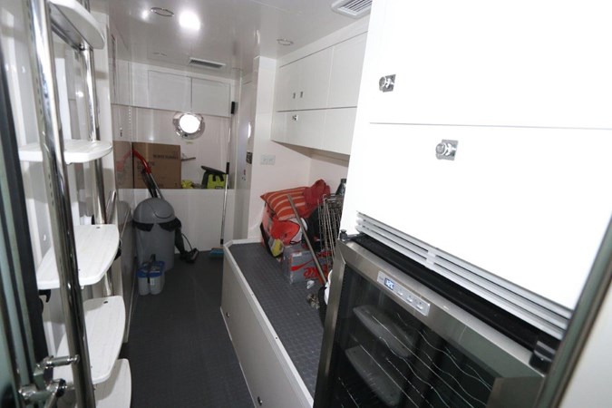 44_2020 60ft Riviera 6000 Sport Yacht