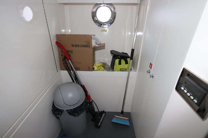 45_2020 60ft Riviera 6000 Sport Yacht