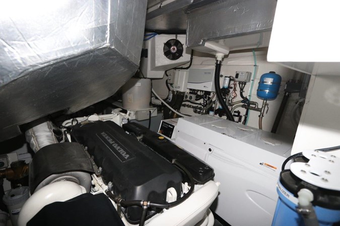 51_2020 60ft Riviera 6000 Sport Yacht