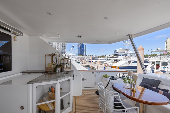 40_2010 85ft Ocean Alexander 83 OA