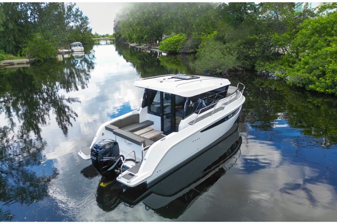 5_2023 30ft Vento Yachts V30 Weekender_single engine photos