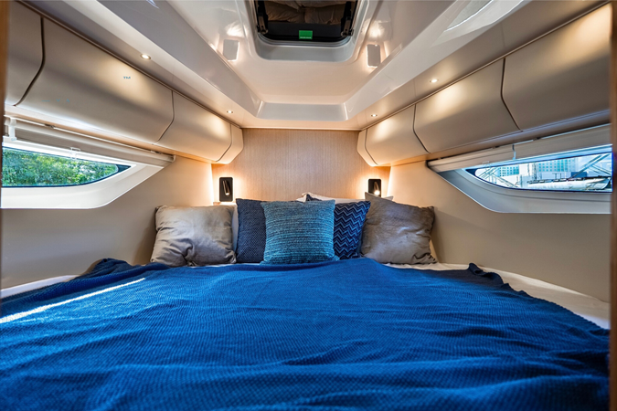 11_2023 30ft Vento Yachts V30 Weekender_single engine photos