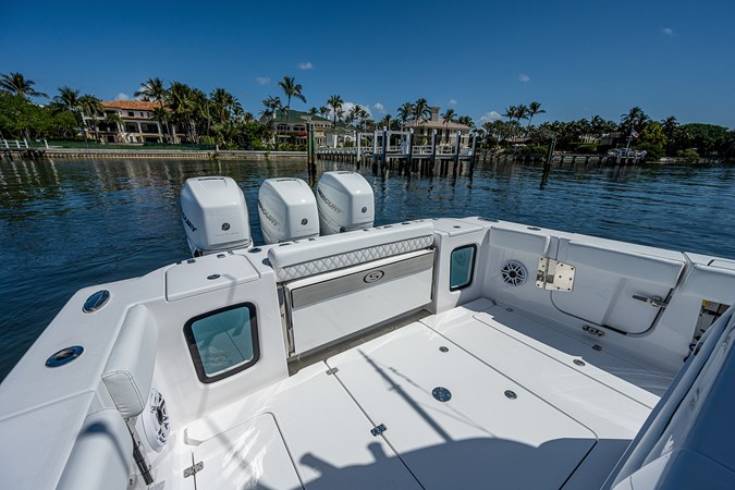 35_sportsman_cockpit_1