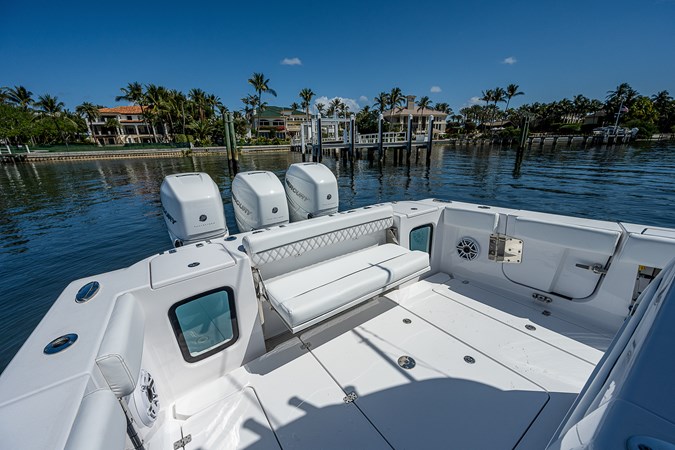 35_sportsman_cockpit_4