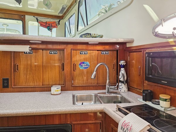 21_ 2001 38ft Mediterranean Convertible FRIDAYS 4 REEL 