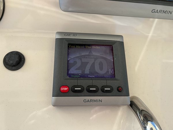 10_2009 31ft Pursuit S310 RELENTLESS