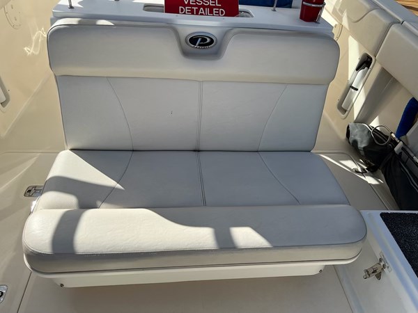 13_2009 31ft Pursuit S310 RELENTLESS