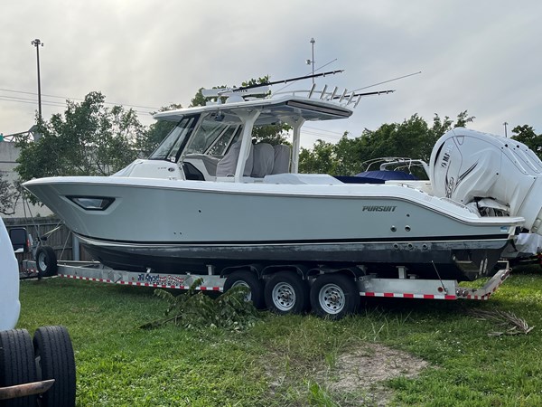 4_2021 37ft Pursuit S378