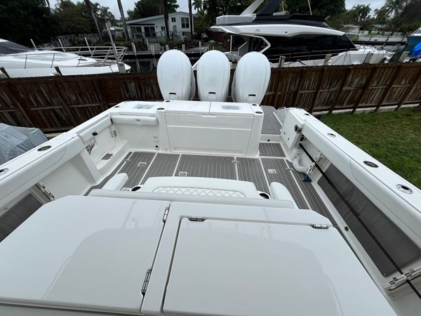 15_2021 37ft Pursuit S378