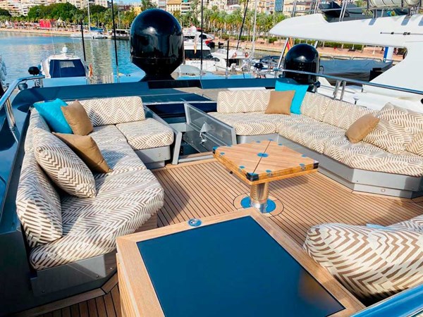 Palmer-Johnson-PJ120-Escape II-Motor Yacht-Exterior-Flybridge