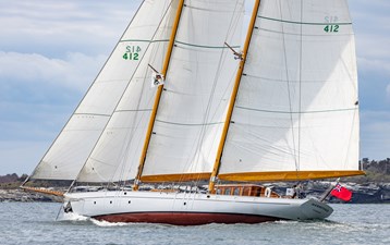 HERMITAGE 57 Under sail