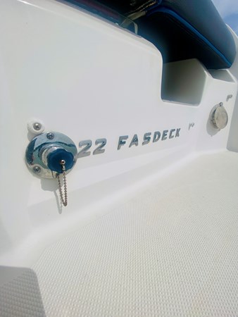 27_2016 22ft Regal 22 Fasdeck