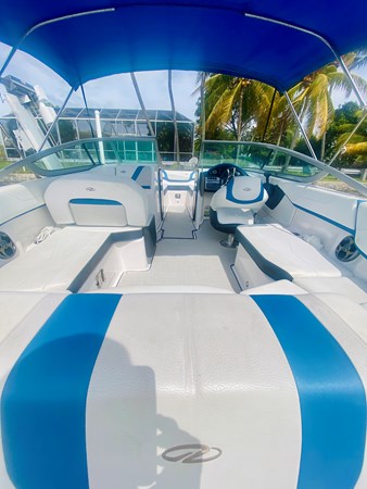 30_2016 22ft Regal 22 Fasdeck