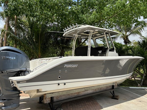 6_2022 28ft Pursuit S288 Center Console