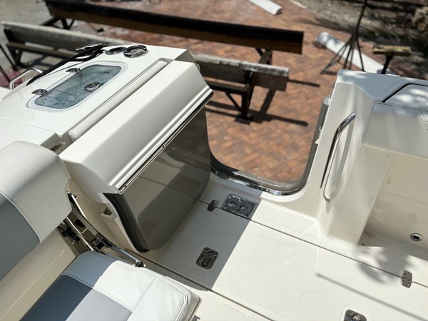 18_2022 28ft Pursuit S288 Center Console
