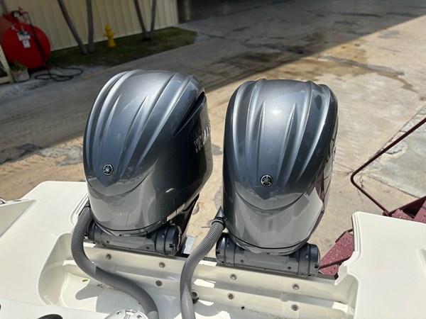 19_2022 28ft Pursuit S288 Center Console