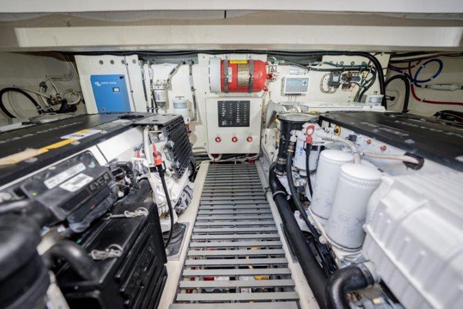 Engine Room Twin Volvo 600 IPS 435hp & Systems