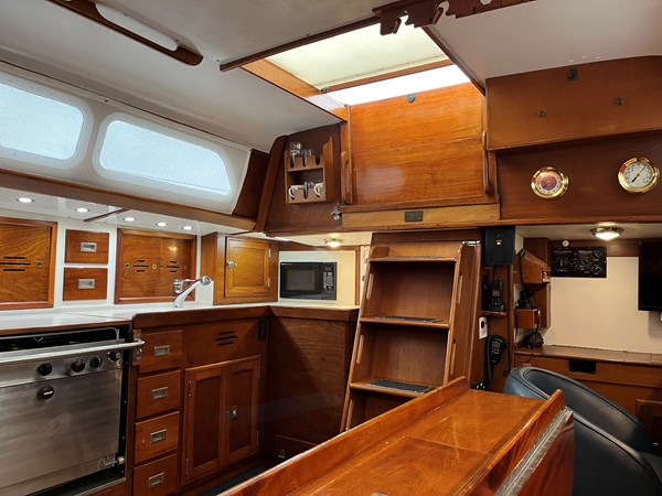 50' Hinckley Sou'wester 1977 (BACCARA) Galley