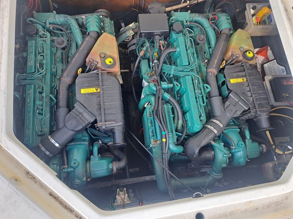 24_2003 39ft Cranchi Endurance 39