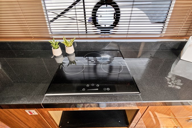 48_2017 68ft Sunseeker 68 Sport Yacht ONCE AROUND