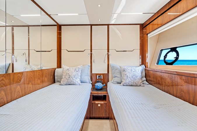 55_2017 68ft Sunseeker 68 Sport Yacht ONCE AROUND