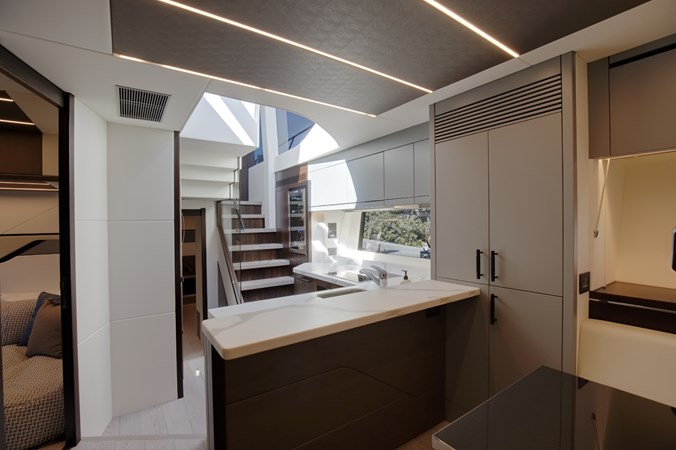 24_2023 75ft Sunseeker Sport Yacht