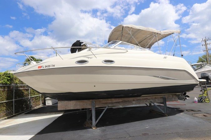 3_2006 24ft Stingray 240CS with Trailer