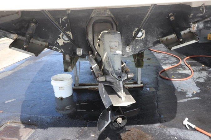 5_2006 24ft Stingray 240CS with Trailer