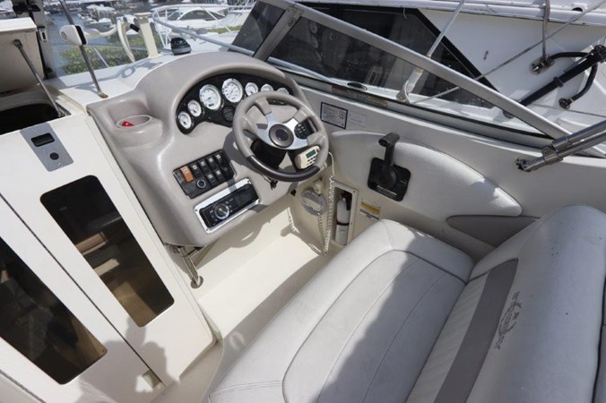 10_2006 24ft Stingray 240CS with Trailer