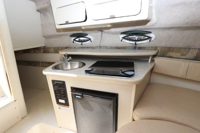 15_2006 24ft Stingray 240CS with Trailer