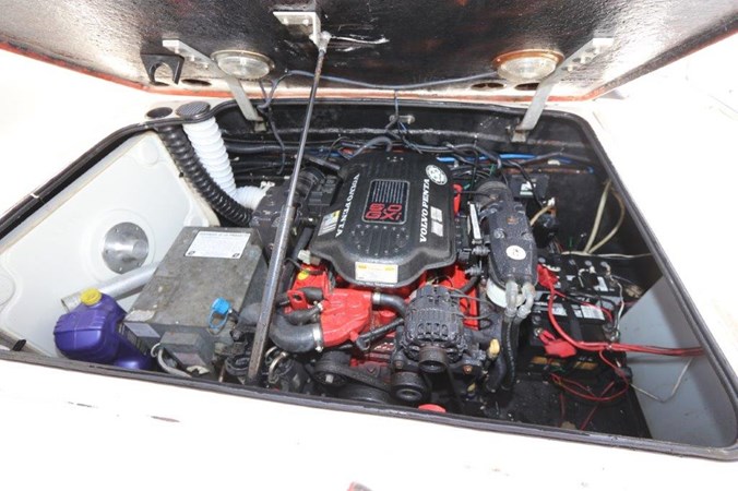 19_2006 24ft Stingray 240CS with Trailer