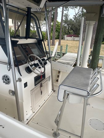 10_1992 22ft Mako 221 CC