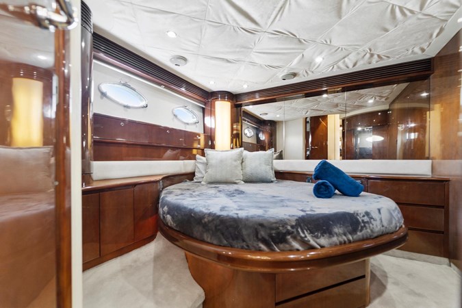 18_2002 65ft Princess V65 SEANORITA