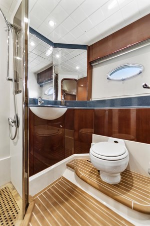 19_2002 65ft Princess V65 SEANORITA