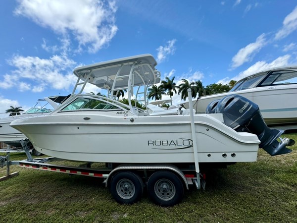 6_2021 24ft Robalo R247 Dual Console