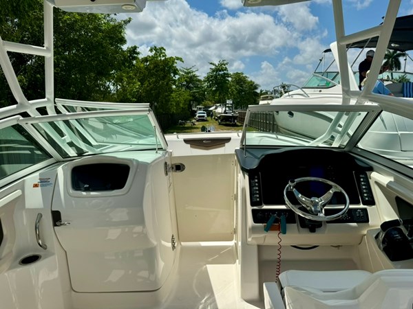 15_2021 24ft Robalo R247 Dual Console